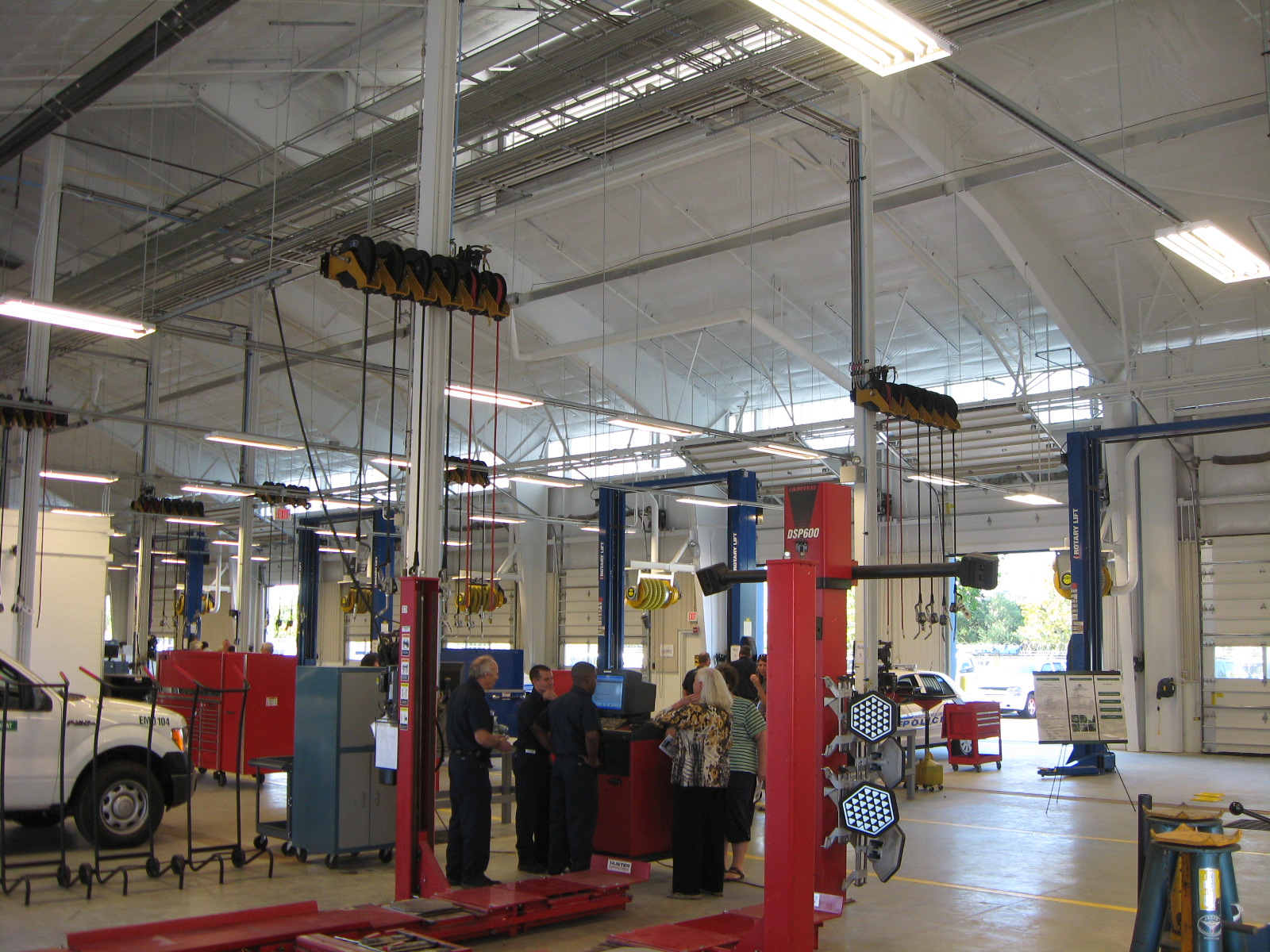 Charlotte light vehicle maintenance facility open bay